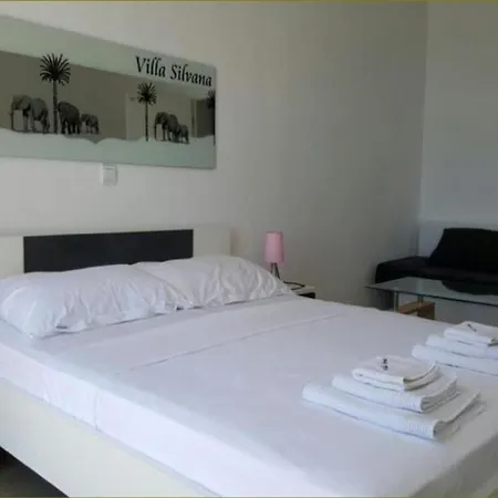 Silvana - Studio With Balcony And Side Sea View Apartment
