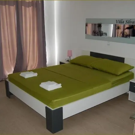 Silvana - Studio With Balcony And Side Sea View