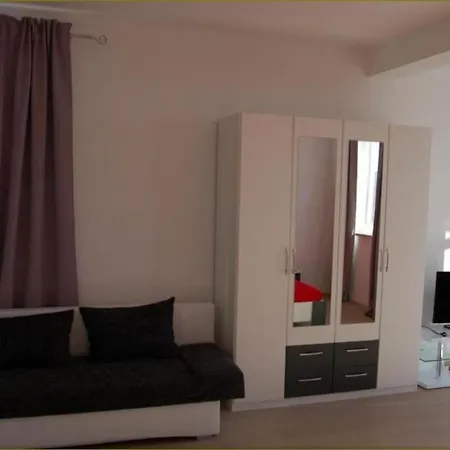 Silvana - Studio With Balcony And Side Sea View 믈리니